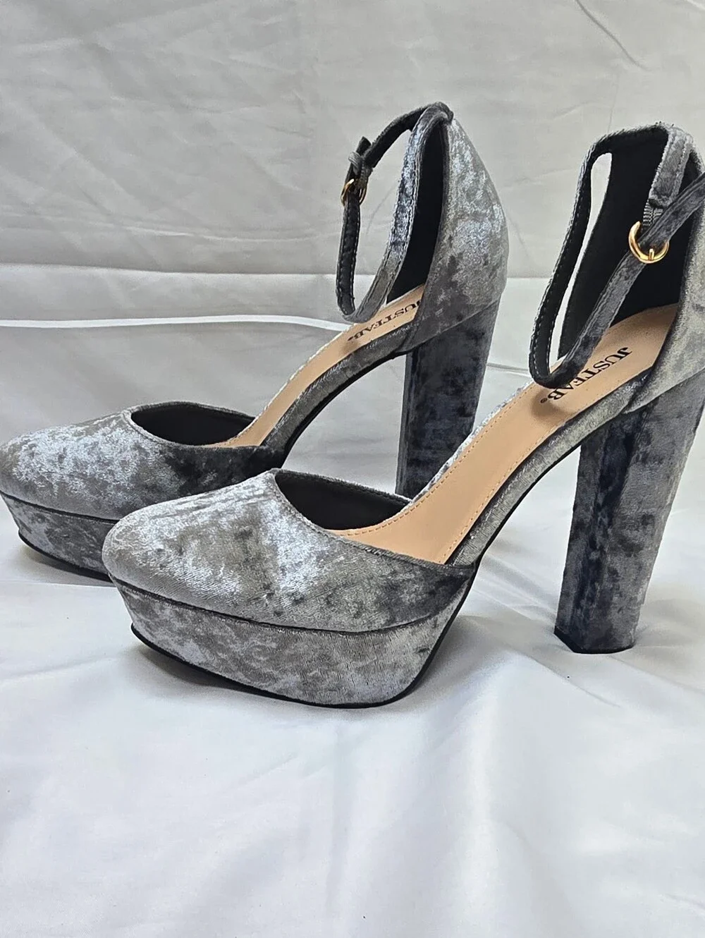 JustFab Jayla Silver Crushed Velvet Platform Heels Size 11